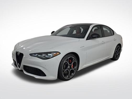 Milano 2025 Alfa Romeo Giulia Veloce
