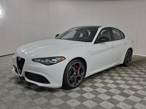 Milano 2025 Alfa Romeo Giulia Veloce