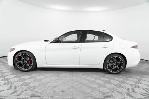 2025 Alfa Romeo Giulia Veloce