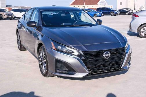 Gun Metallic 2025 Nissan Altima SV