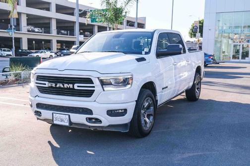 Bright White Clearcoat 2019 RAM 1500 Big Horn