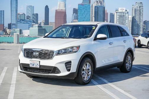Snow White Pearl 2019 Kia Sorento LX V6