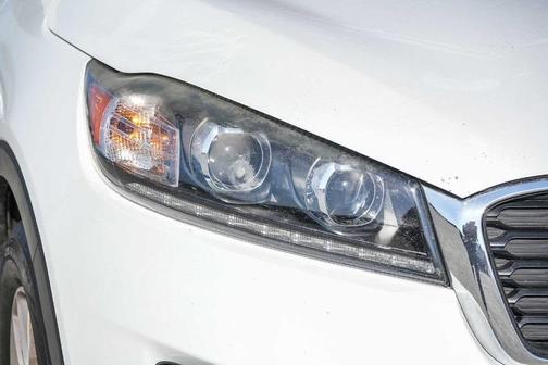 Snow White Pearl 2019 Kia Sorento LX V6