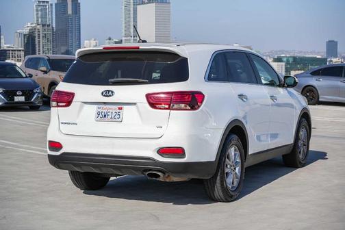Snow White Pearl 2019 Kia Sorento LX V6