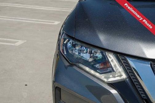 Gun Metallic 2018 Nissan Rogue SV