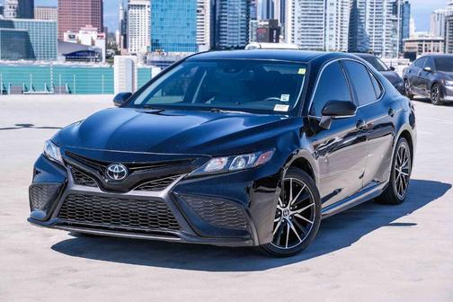 Midnight Black Metallic 2023 Toyota Camry SE