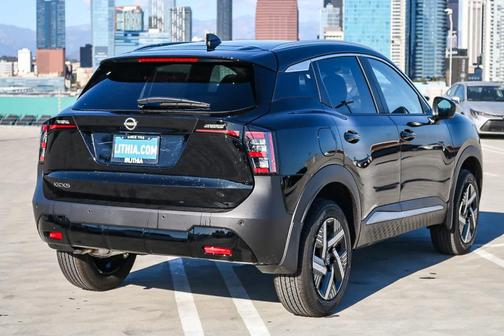 Super Black 2026 Nissan Kicks SV