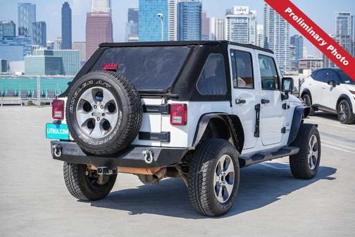Bright White Clearcoat 2017 Jeep Wrangler Unlimited Sahara