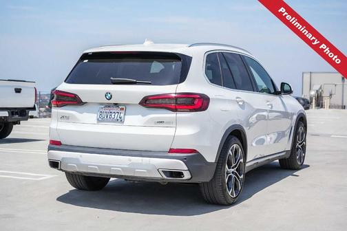 Mineral White Metallic 2021 BMW X5 sDrive40i