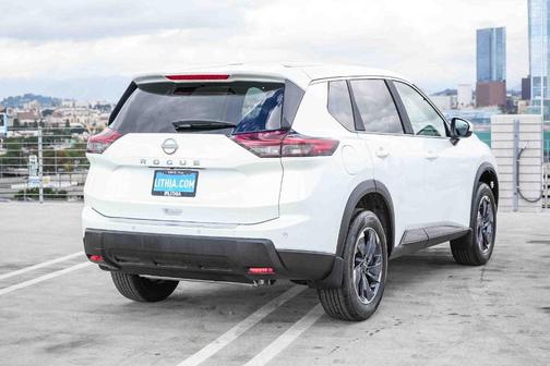 Everest White P 2026 Nissan Rogue SV