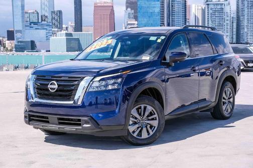 Deep Ocean Blue 2024 Nissan Pathfinder SV