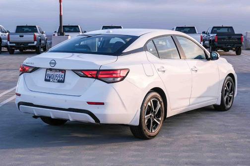Cloud White 2025 Nissan Sentra SV