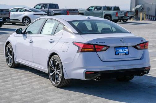 Gray Sky Pearl 2024 Nissan Altima 2.5 SR