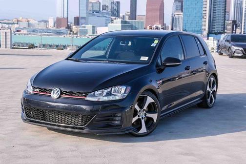 Deep Black Pearl Effect 2018 Volkswagen Golf GTI 2.0T S 4-Door