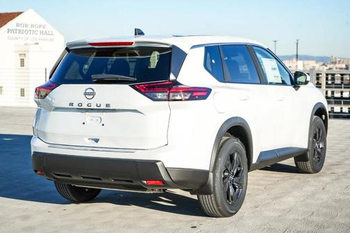 Pearl 2026 Nissan Rogue SV