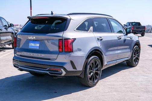 Everlasting Silver 2022 Kia Sorento SX