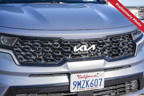 Everlasting Silver 2022 Kia Sorento SX