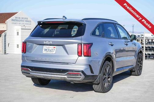 Everlasting Silver 2022 Kia Sorento SX