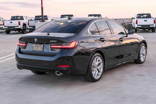 Black Sapphire Metallic 2025 BMW 330 i