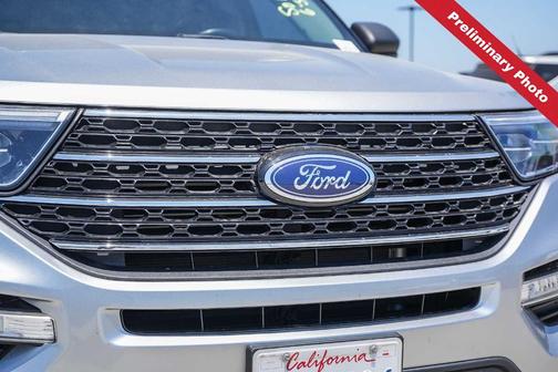 Iconic Silver Metallic 2021 Ford Explorer XLT