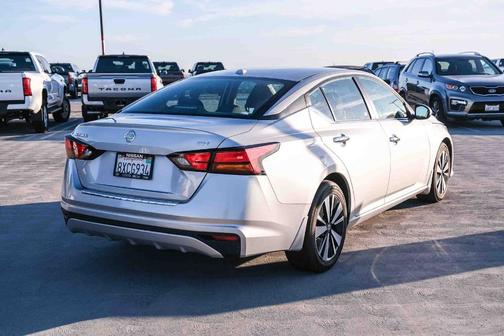 Brilliant Silver Metallic 2021 Nissan Altima 2.5 SV