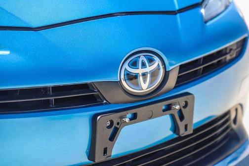 Electric Storm Blue 2019 Toyota Prius XLE