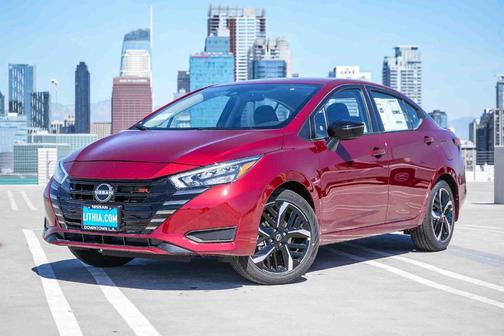 Scarlet Ember 2025 Nissan Versa 1.6 SR