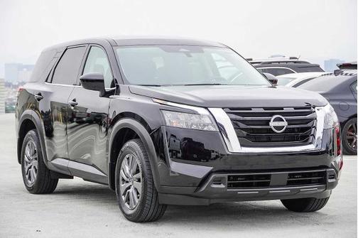 2024 Nissan Pathfinder S