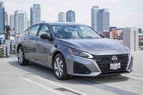 Gun Metallic 2025 Nissan Altima S