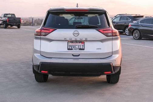 Brilliant Silver Metallic 2025 Nissan Rogue SV