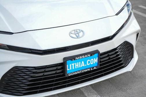 Ice 2025 Toyota Camry LE