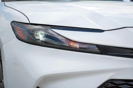 Ice 2025 Toyota Camry LE