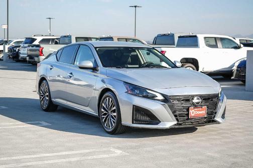 Brilliant Silver Metallic 2023 Nissan Altima 2.5 SV