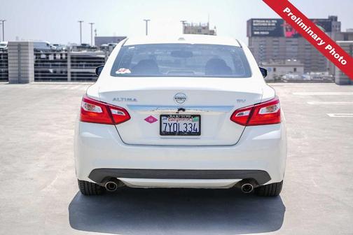 Pearl White 2016 Nissan Altima 2.5 SV