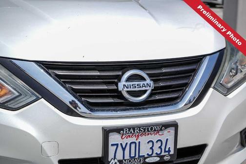 Pearl White 2016 Nissan Altima 2.5 SV
