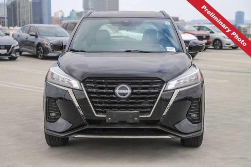 Super Black 2023 Nissan Kicks SR