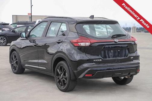 Super Black 2023 Nissan Kicks SR