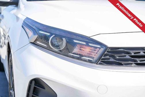 Snow White Pearl 2022 Kia Forte LXS
