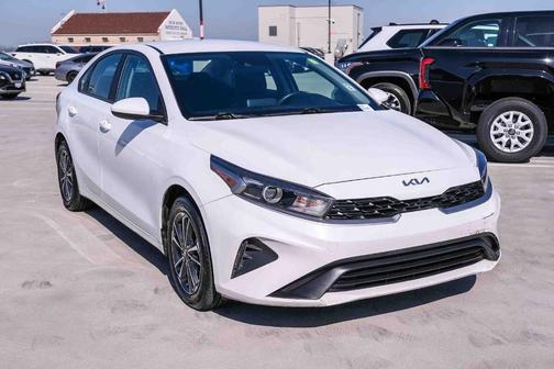 Snow White Pearl 2022 Kia Forte LXS