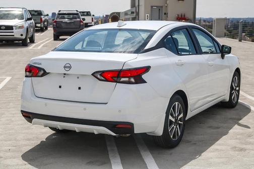 Aspen White 2025 Nissan Versa 1.6 SV