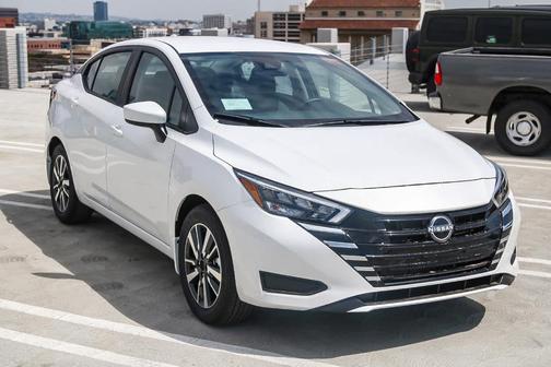Aspen White 2025 Nissan Versa 1.6 SV