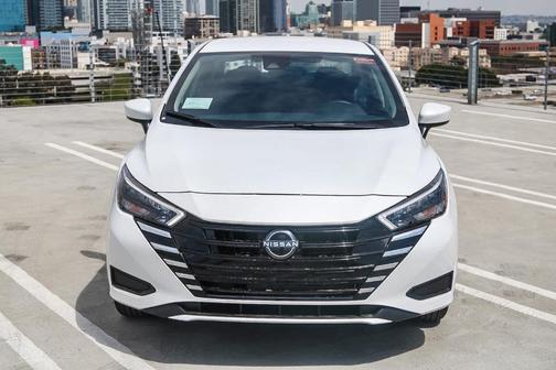 Aspen White 2025 Nissan Versa 1.6 SV