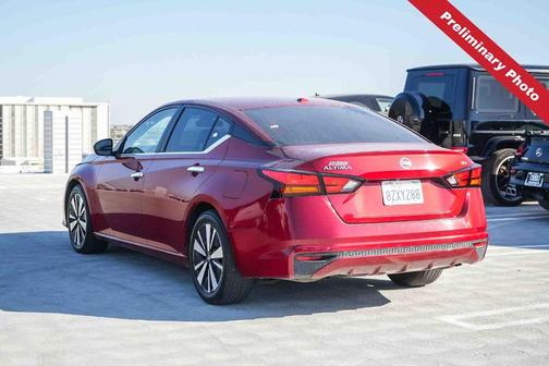 Scarlet Ember 2022 Nissan Altima 2.5 SV