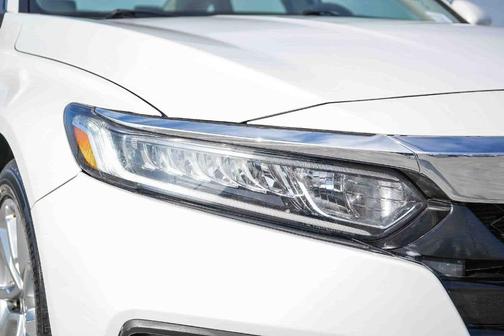 Platinum White Pearl 2019 Honda Accord LX