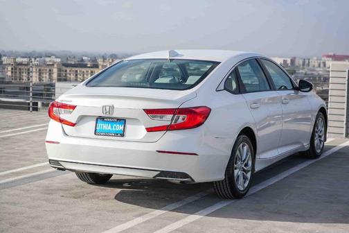 Platinum White Pearl 2019 Honda Accord LX