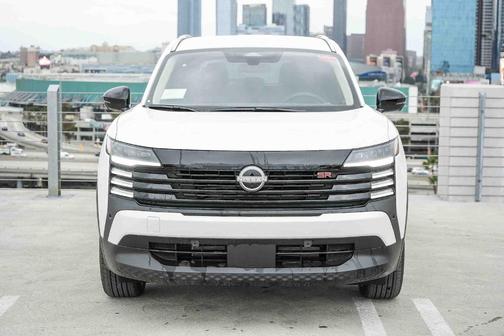 Aspen White Tri 2026 Nissan Kicks SR