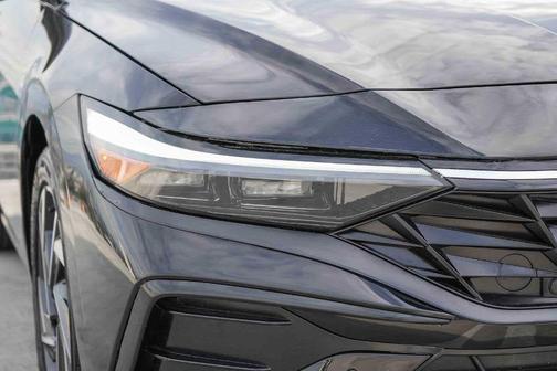 Black 2024 Hyundai ELANTRA Limited