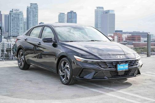 Black 2024 Hyundai ELANTRA Limited