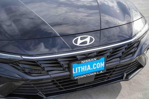 Black 2024 Hyundai ELANTRA Limited