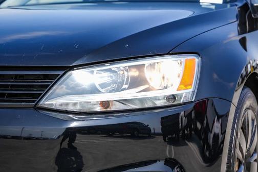 Black 2012 Volkswagen Jetta S